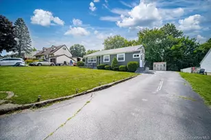 26 Delaware Rd, Newburgh, NY 12550 - Photo 2