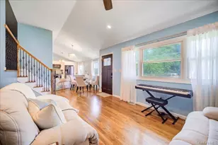 26 Delaware Rd, Newburgh, NY 12550 - Photo 10