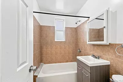 1022 E 219th Street, Bronx, NY 10469 - Photo 4