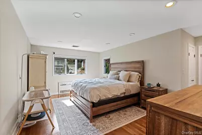 1321 Surrey Lane, Rockville Centre, NY 11570 - Photo 10