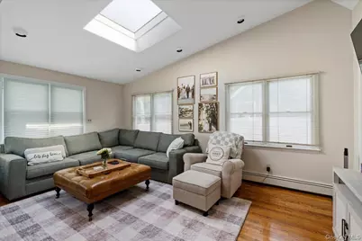 1321 Surrey Lane, Rockville Centre, NY 11570 - Photo 6