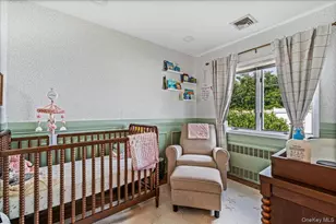 1321 Surrey Ln, Rockville Centre, NY 11570 - Photo 12