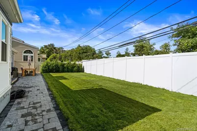 1321 Surrey Lane, Rockville Centre, NY 11570 - Photo 16