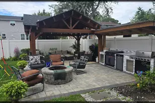 353 Barleau St, Brentwood, NY 11717 - Photo 2