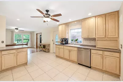 117 Hallock Road, Lake Grove, NY 11755 - Photo 16