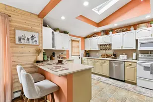 38 Nathan Dr, Bohemia, NY 11716 - Photo 12
