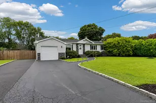 38 Nathan Dr, Bohemia, NY 11716 - Photo 2