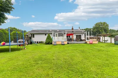 38 Nathan Drive, Bohemia, NY 11716 - Photo 22