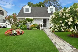 913 Merillon Ave, Westbury, NY 11590 - Photo 2
