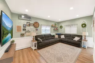 41 Miller Pl, Levittown, NY 11756 - Photo 8