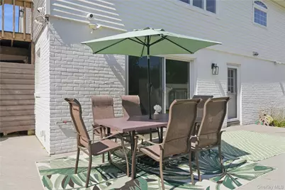 57 Girard Avenue, Bay Shore, NY 11706 - Photo 36
