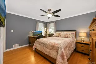 18 Cornell Ln, Hicksville, NY 11801 - Photo 10