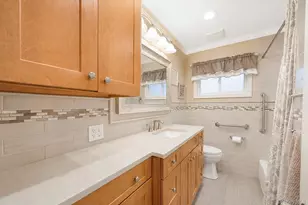 18 Cornell Ln, Hicksville, NY 11801 - Photo 22