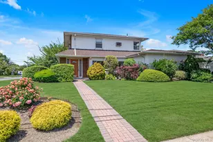 430 Violet St, Massapequa Park, NY 11762 - Photo 2