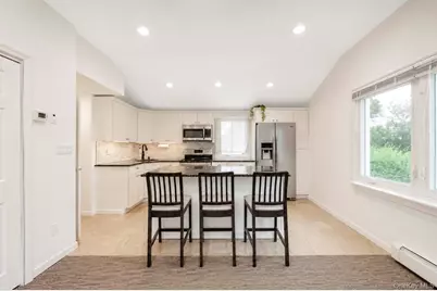 84 Twinlawns Avenue, Hicksville, NY 11801 - Photo 14
