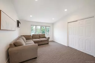 84 Twin Lawns Ave, Hicksville, NY 11801 - Photo 18