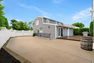 84 Twin Lawns Ave, Hicksville, NY 11801 - Photo 34