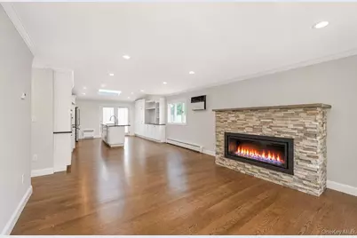 84 Twinlawns Avenue, Hicksville, NY 11801 - Photo 8
