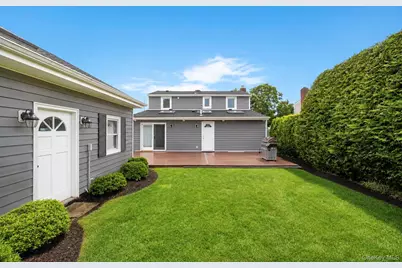 84 Twinlawns Avenue, Hicksville, NY 11801 - Photo 36
