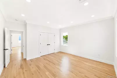 43 W Cabot Lane, Westbury, NY 11590 - Photo 20