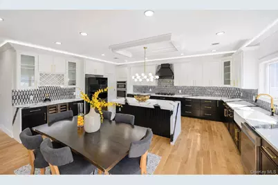 43 W Cabot Lane, Westbury, NY 11590 - Photo 6