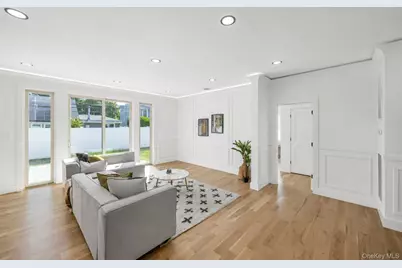 43 W Cabot Lane, Westbury, NY 11590 - Photo 16