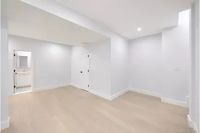 43 W Cabot Lane, Westbury, NY 11590 - Photo 36