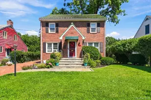 34 Keats Ave, Hartsdale, NY 10530 - Photo 2