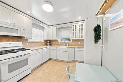 34 Keats Avenue, Hartsdale, NY 10530 - Photo 8
