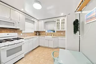 34 Keats Ave, Hartsdale, NY 10530 - Photo 8