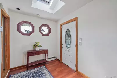 111 Liberty Avenue, Lindenhurst, NY 11757 - Photo 4