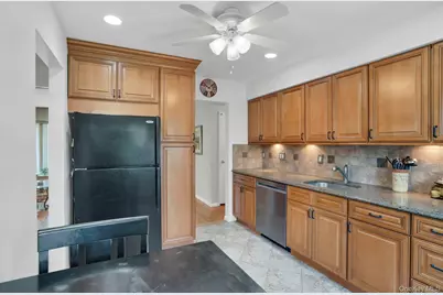 43 Genesee Drive, Commack, NY 11725 - Photo 16