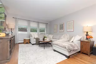 10 Fieldstone Dr, Hartsdale, NY 10530 - Photo 2