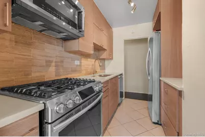 125-10 Queens Boulevard #911, Kew Gardens, NY 11415 - Photo 10