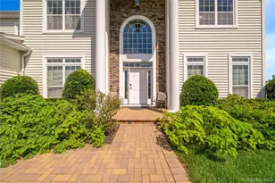 29 Hamlet Woods Dr, Saint James, NY 11780 - Photo 8