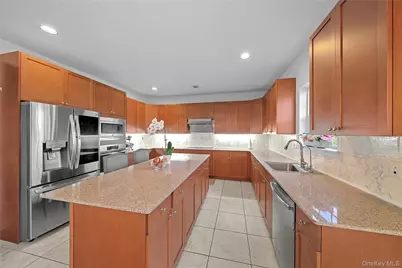 29 Hamlet Woods Drive, Saint James, NY 11780 - Photo 12