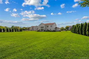 29 Hamlet Woods Dr, Saint James, NY 11780 - Photo 38
