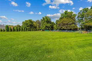 29 Hamlet Woods Dr, Saint James, NY 11780 - Photo 36