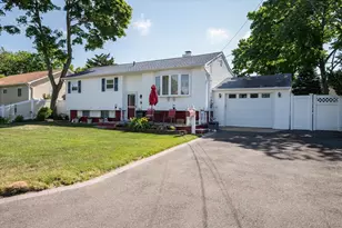 2707 Gull Ave, Medford, NY 11763 - Photo 2