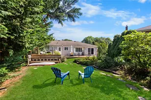 23 Charmian St, Huntington Station, NY 11746 - Photo 18