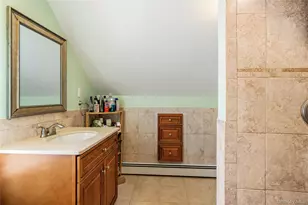 49 Devon St, Malverne, NY 11565 - Photo 18