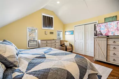 49 Devon Street, Malverne, NY 11565 - Photo 16