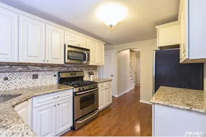 33 Michael Lane, New Hyde Park, NY 11040 - Photo 8