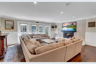 4 Jason Court, Dix Hills, NY 11746 - Photo 8