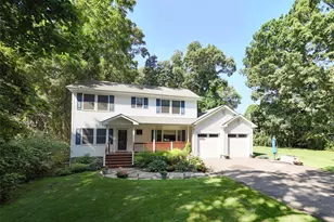 141 Fire Ln, Wading River, NY 11792 - Photo 2