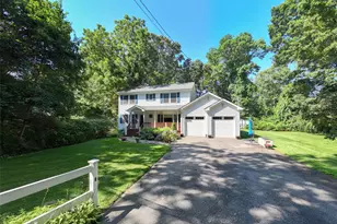 141 Fire Ln, Wading River, NY 11792 - Photo 4