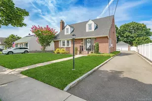 228 Vancott Ave, Farmingdale, NY 11735 - Photo 2