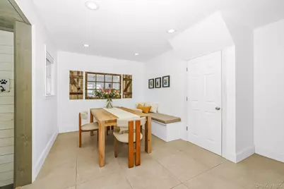 228 Van Cott Avenue, Farmingdale, NY 11735 - Photo 18