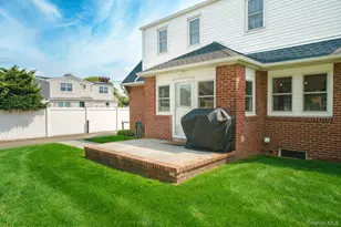228 Vancott Ave, Farmingdale, NY 11735 - Photo 8