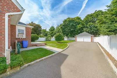 228 Van Cott Avenue, Farmingdale, NY 11735 - Photo 4